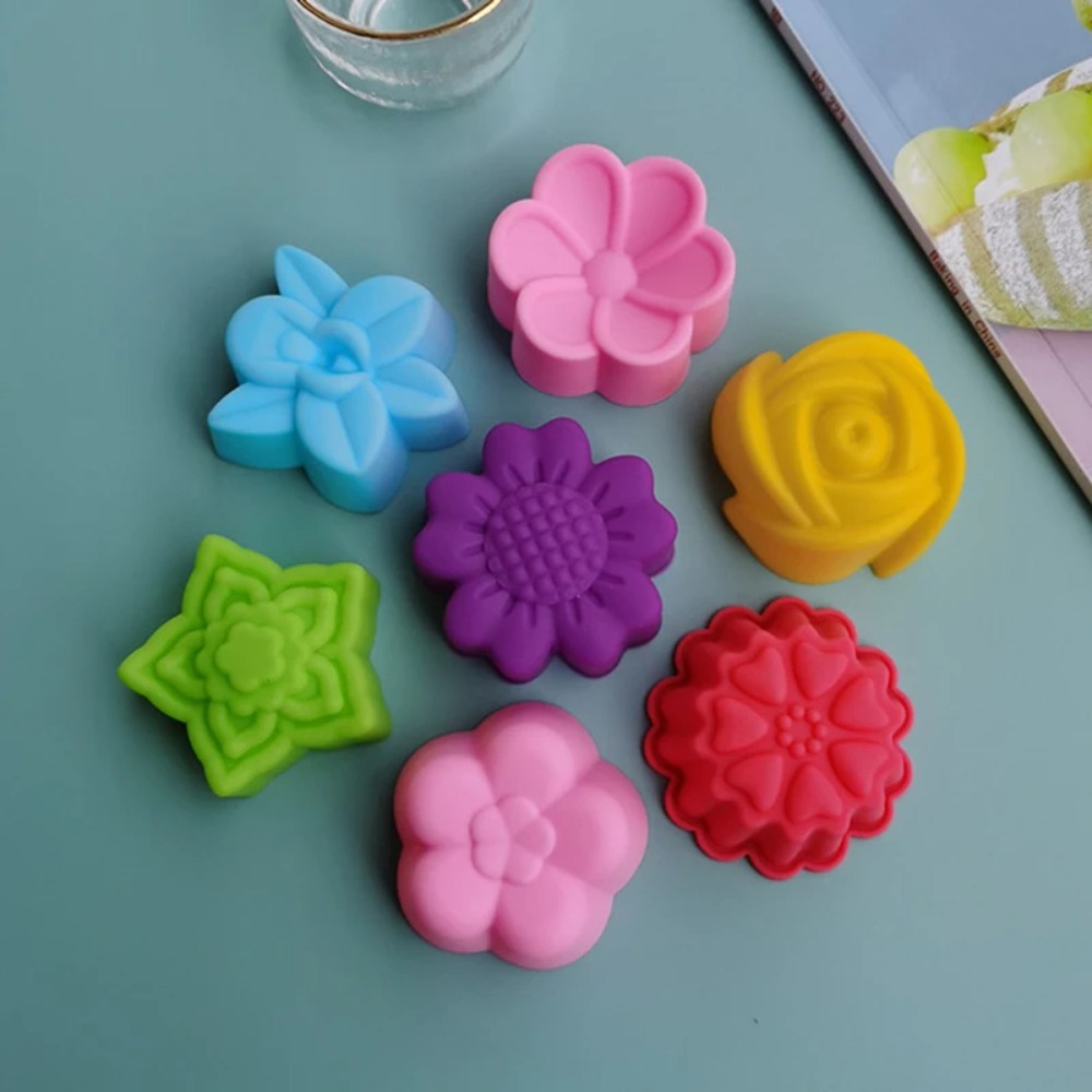 かわいい5cmフラワーシリコンケーキ型 耐熱性 再利用可能  - Soap Making Supplies のレビューと価格