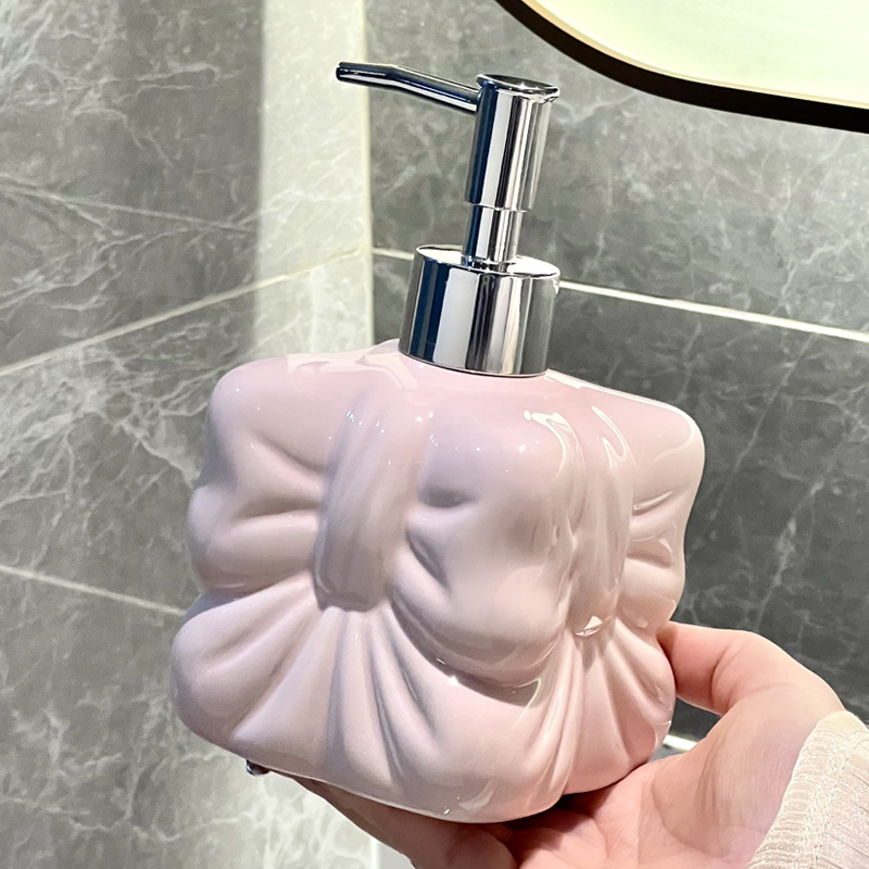 かわいいリボン型のセラミック製ボトル、リボン型の液体石鹸ディ - Soap Making Jug のレビューと価格